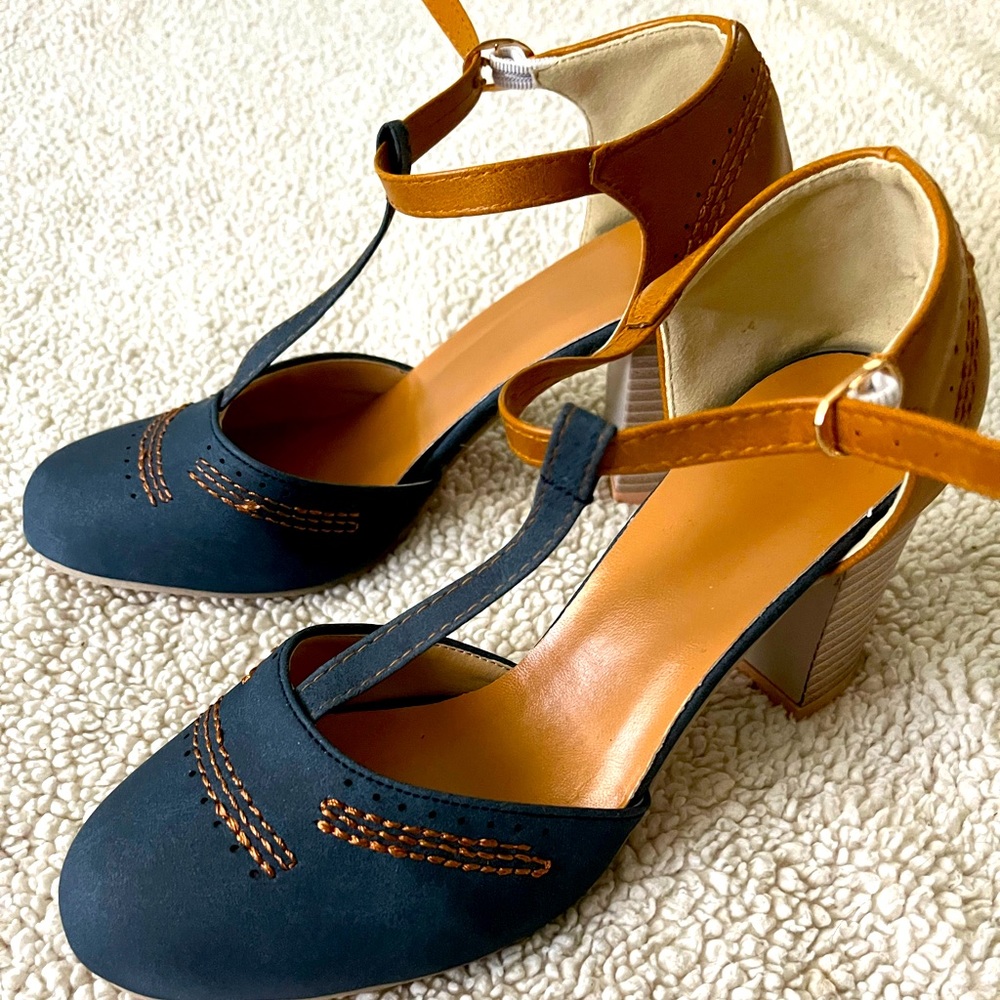 Brand New Never Worn! Womens Size 8, fit more like a 7.5.